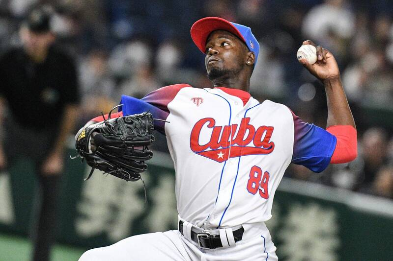 利萬·莫伊尼洛（Liván Moinelo）
